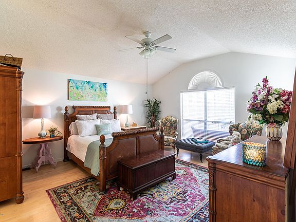 2nd image of 989 Ocean Overlook Dr
