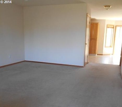 3rd image of 16705 NE 12th St