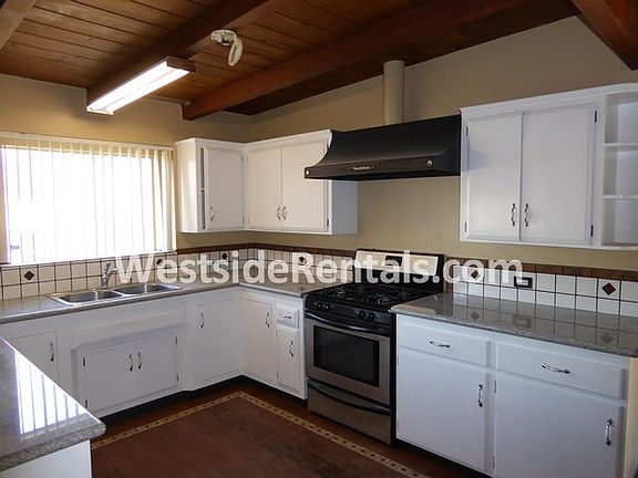 3rd image of 824 Glenway Dr APT 01
