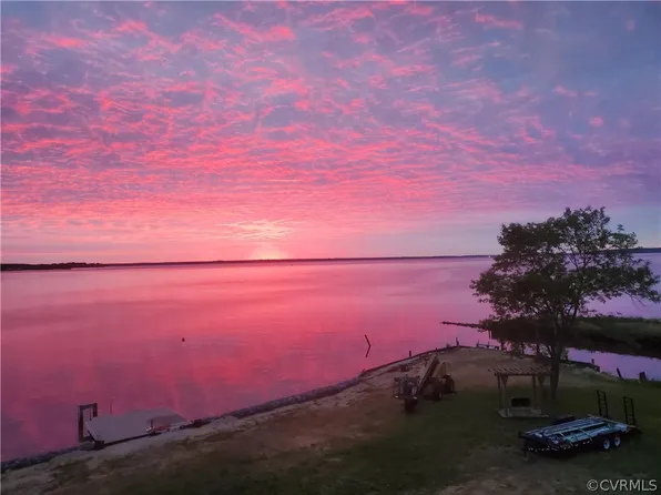 9 Sunken Meadow Rd, Spring Grove, VA 23881