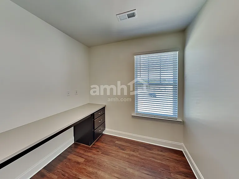 124 Cairo Ct — Photo 13