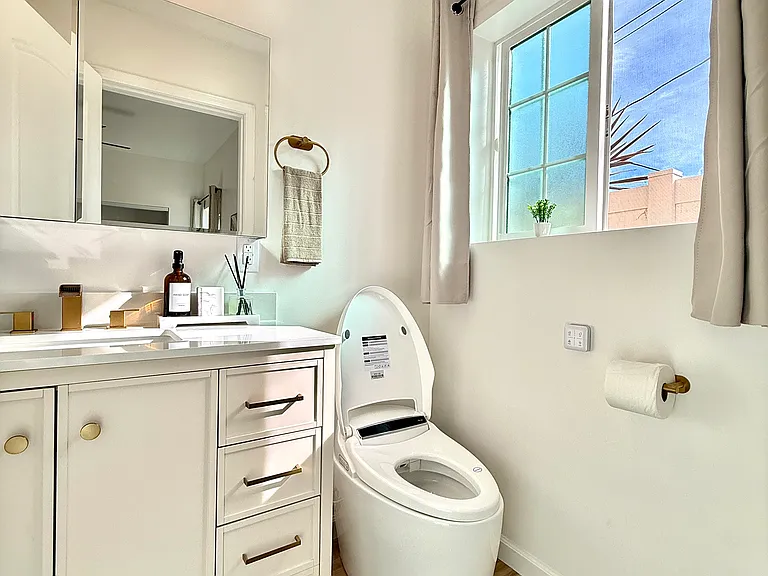 3229 S Sherbourne Dr — Photo 61