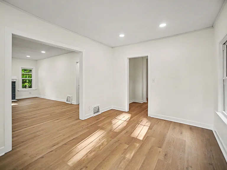 5638 Woodland Ave — Photo 5