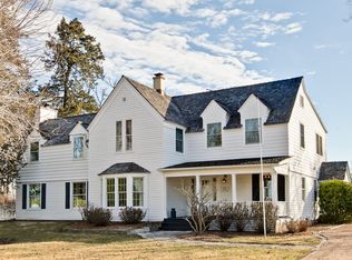 385 Old Sutton Rd, Barrington, IL 60010