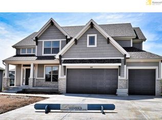 6018 Redbud St, Shawnee, KS 66218