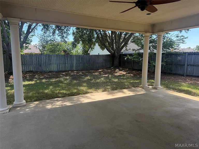 1136 Hallwood Ln — Photo 26