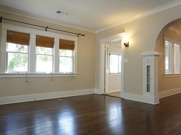 5th image of 1139 Marengo Ave