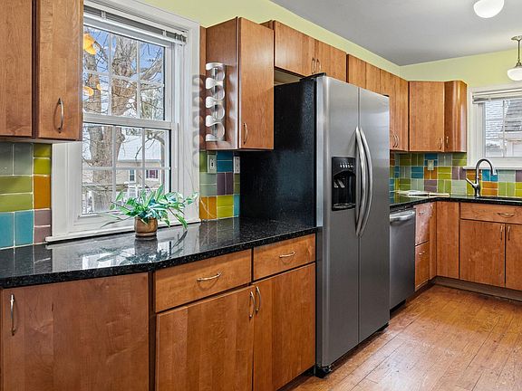3rd image of 327 Forest Hill Dr