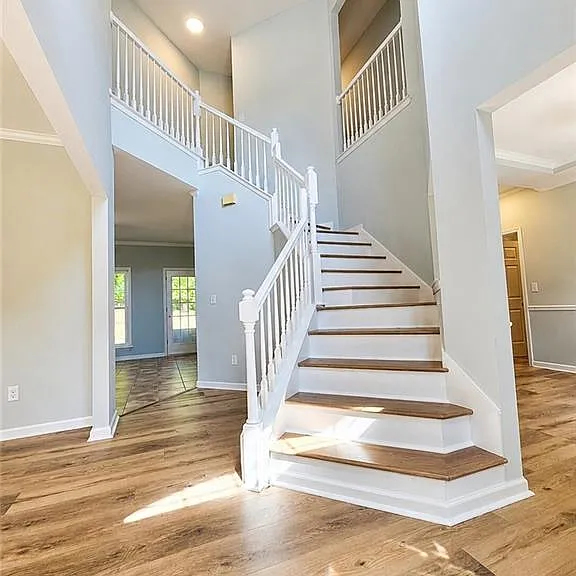 380 Belmont Chase Ct — Photo 2