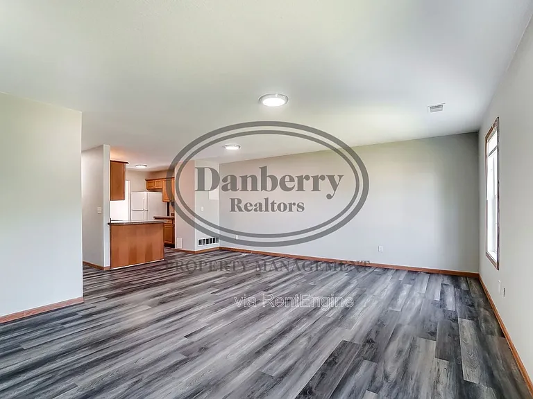 1117 N Byrne Rd — Photo 10