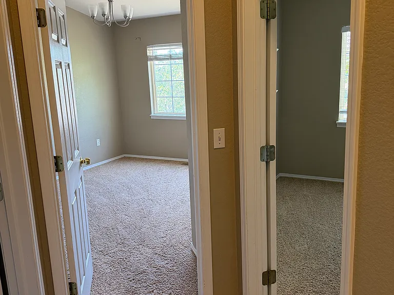 1050 Cheyenne Villas Point — Photo 5