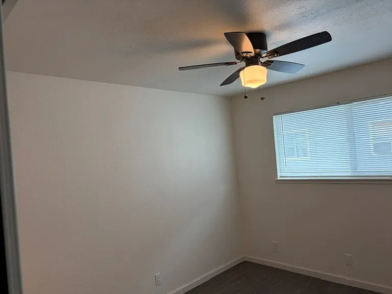 1813 Piedmont Way — Photo 10