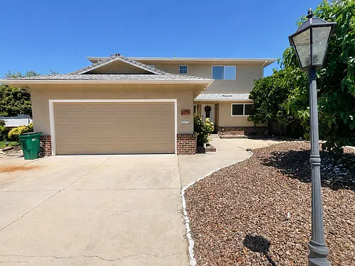 2019 Debbie Ln Photo 1