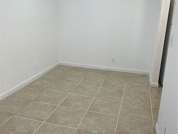 3rd image of 11606 Royal Palm Blvd