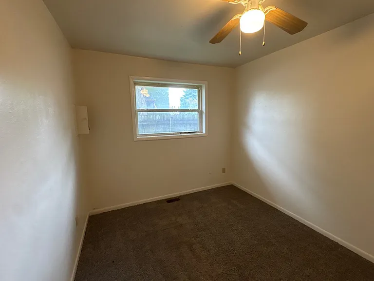 238 Linden Ave — Photo 7