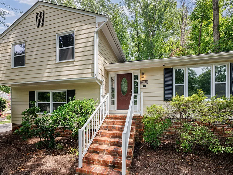 10120 Idlebrook Dr — Photo 5