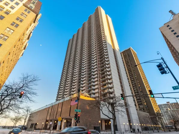 6033 N Sheridan Rd APT 21D, Chicago, IL 60660