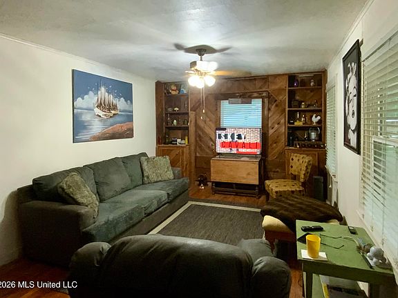 2nd image of 144 Plummer Cir