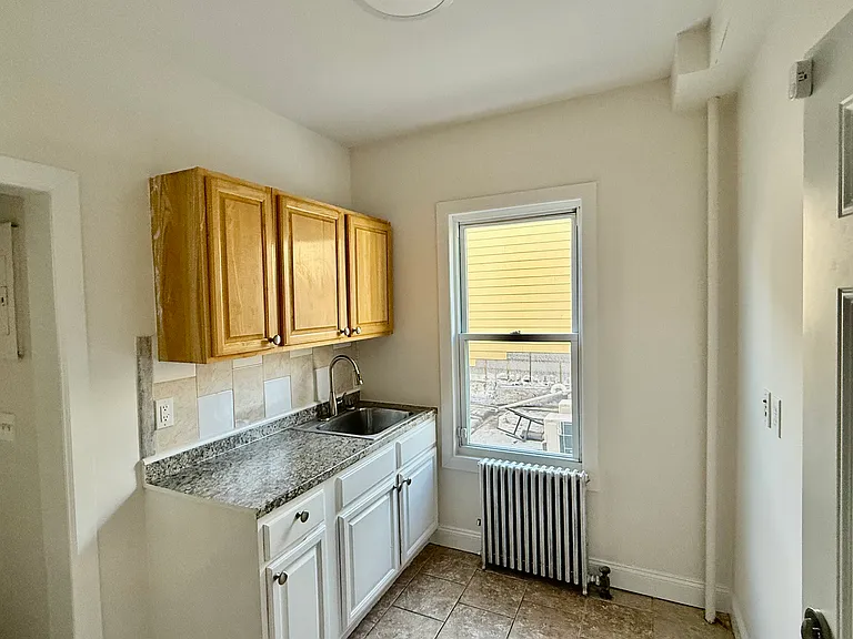 137 Lake Ave #2W — Photo 4