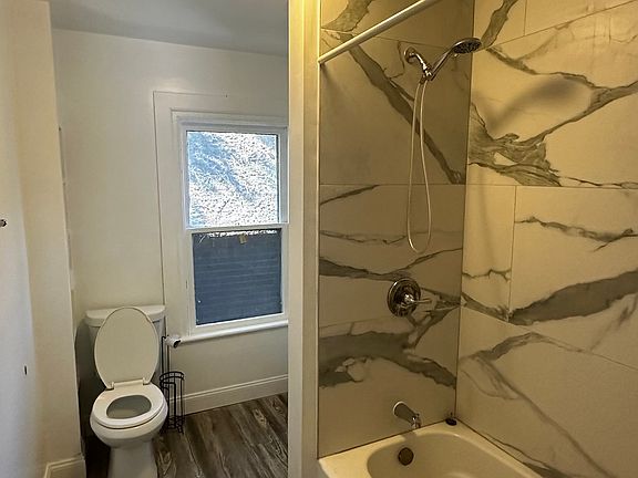 2nd image of 5 Cozy Ave #5