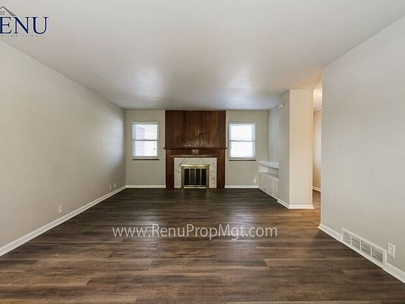 3rd image of 1111 N Eustis Dr