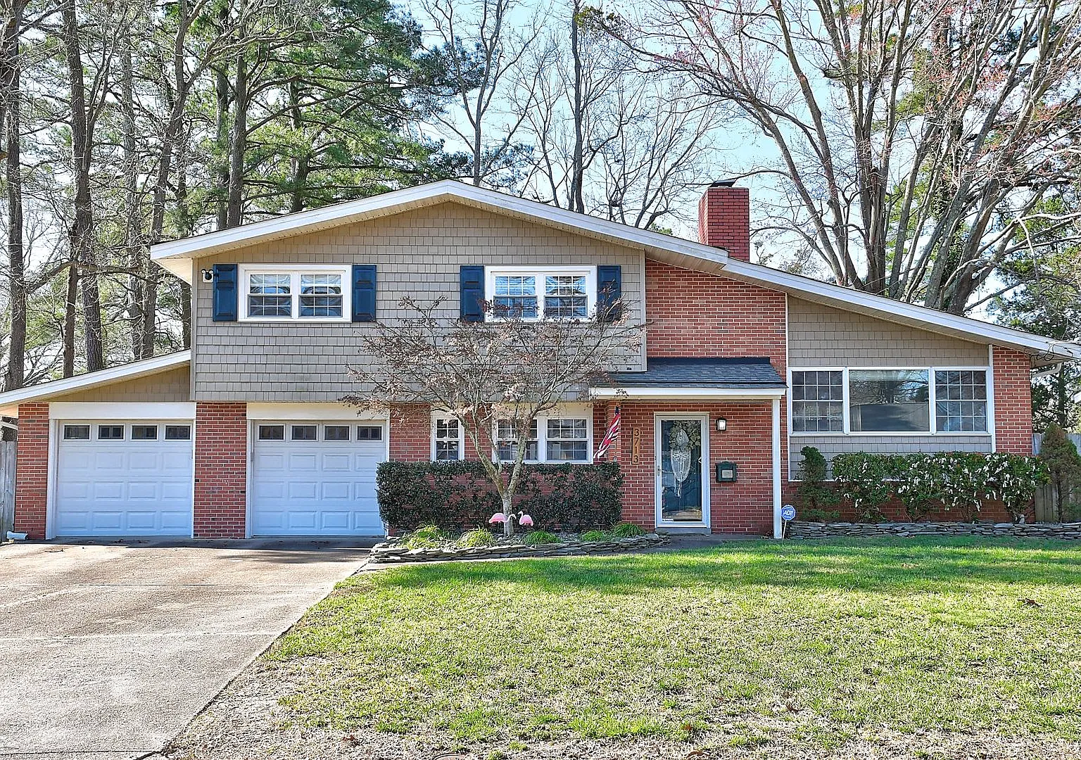 Beautiful 3 bed 2 1/2 bath home located in the heart of Virginia Beach — Photo 1