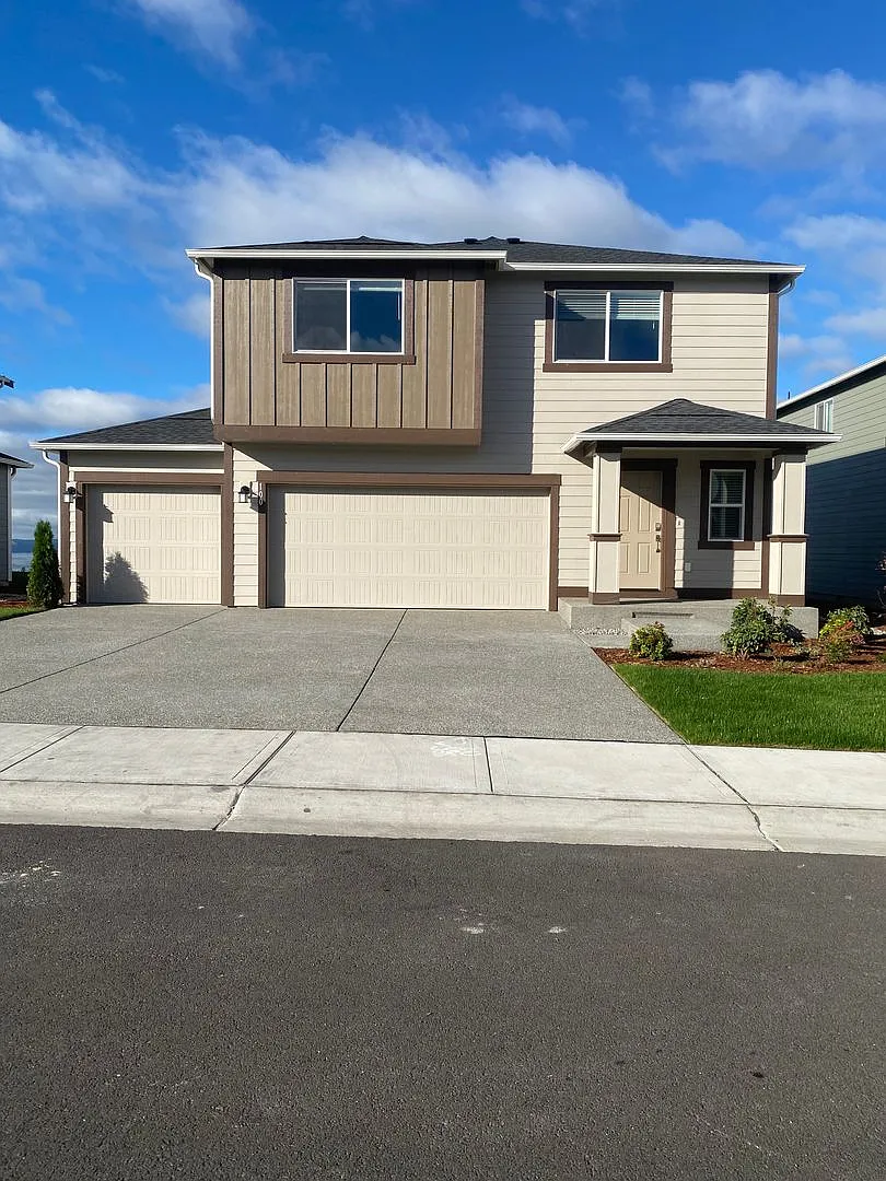 Home with Fantastic Views in Belfair. — Photo 1