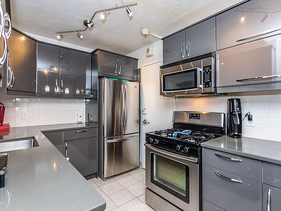 3rd image of 99 Pond Ave APT 322