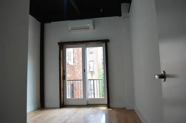 Rented by Dream Space Realty | media 33