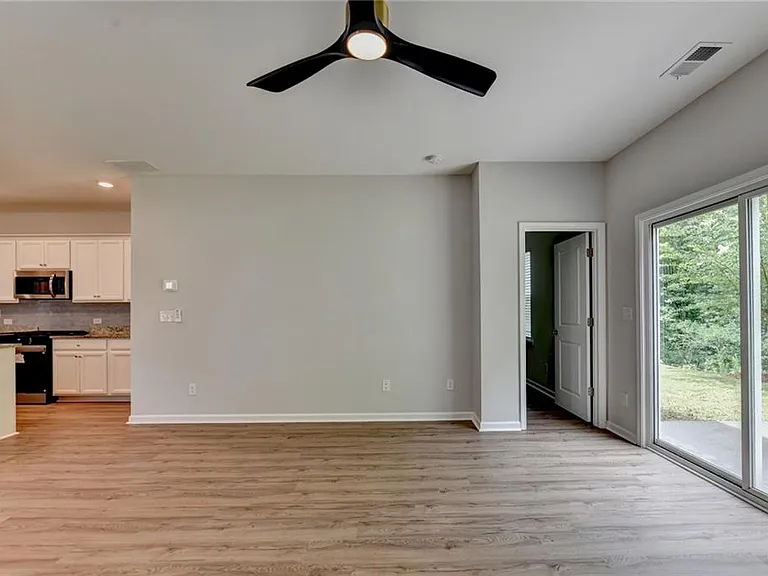 175 Grey Falcon Ave — Photo 8