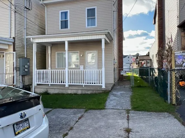 136 S Balliet St, Frackville, PA 17931