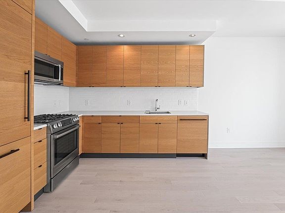 4th image of 10 Provost St #1602
