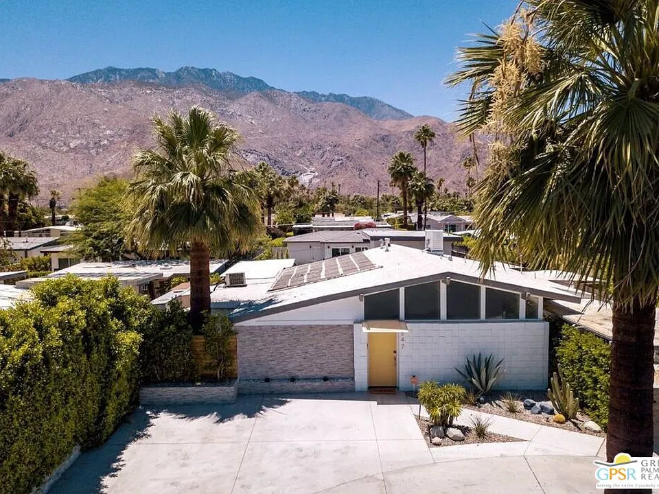 547 N Sunrise Way