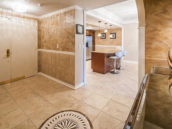 3rd image of 6 Belleview Blvd APT 102