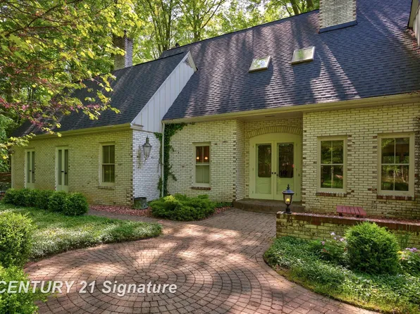 8555 Hornbeam Ln, Saginaw, MI 48603