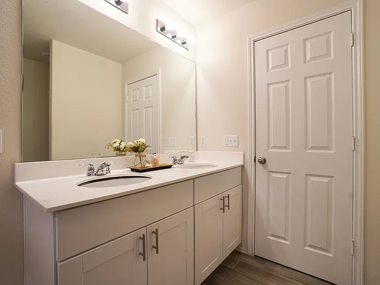 11112 Mestengo Dr — Photo 23