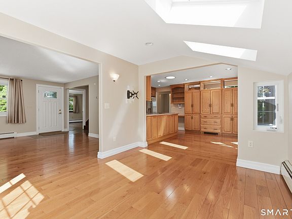 3rd image of 70 Mahoney Road