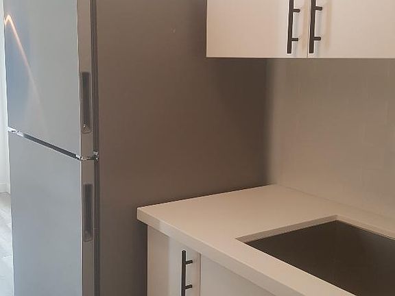 3rd image of 1629 N Formosa Ave APT 8