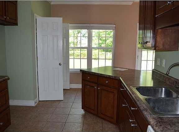 5th image of 105 Meadow Grove Ct