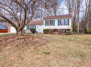 1920 Baton Dr, Vienna, VA 22182
