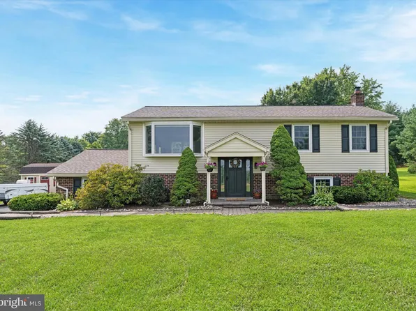 1232 W Bridge St, Spring City, PA 19475