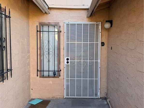 5135 Gray Ln APT D, Paradise, NV 89119
