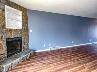 9606 W 87th St, Overland Park, KS 66212