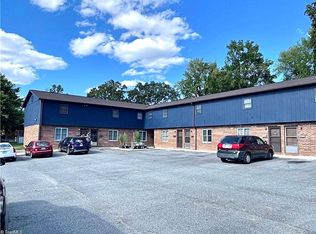 115 College St APT 16, Thomasville, NC 27360