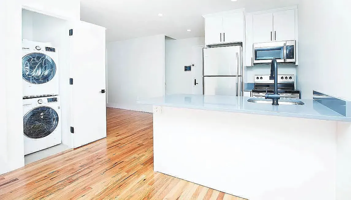 2779 University Avenue — Photo 1