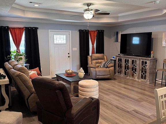 2nd image of 836 Cherry Ridge Dr