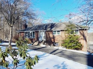 87 Hillside Dr, Bloomingdale, NJ 07403