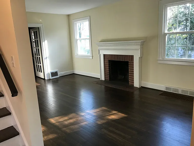 131 Rosedale Cir — Photo 3