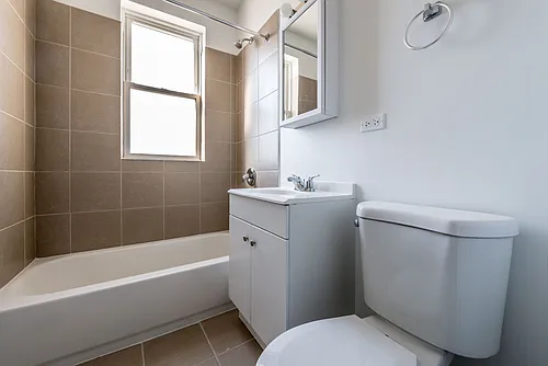 7846 S Saginaw Ave Chicago, IL 60649 Photo 1