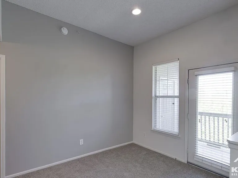 La Crosse Apartments — Photo 43